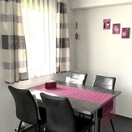 Saphir Eg Sued Appartement-fewo- Dusche Oder Bad- Wc 2 Zimmerwohnung- 2-betten By Interhome *